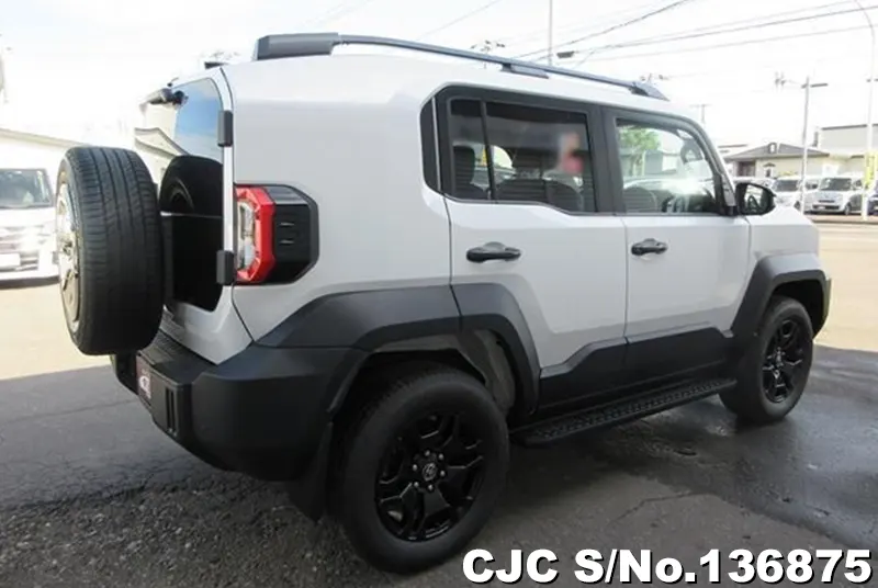 Toyota Land Cruiser FJ in Pearl for Sale Image 2