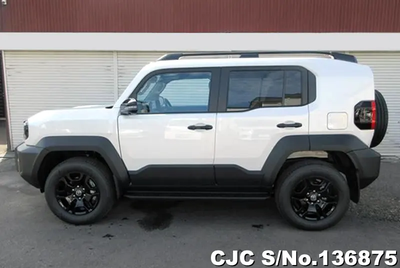 Toyota Land Cruiser FJ in Pearl for Sale Image 6