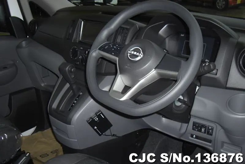 Nissan NV200 in White for Sale Image 3