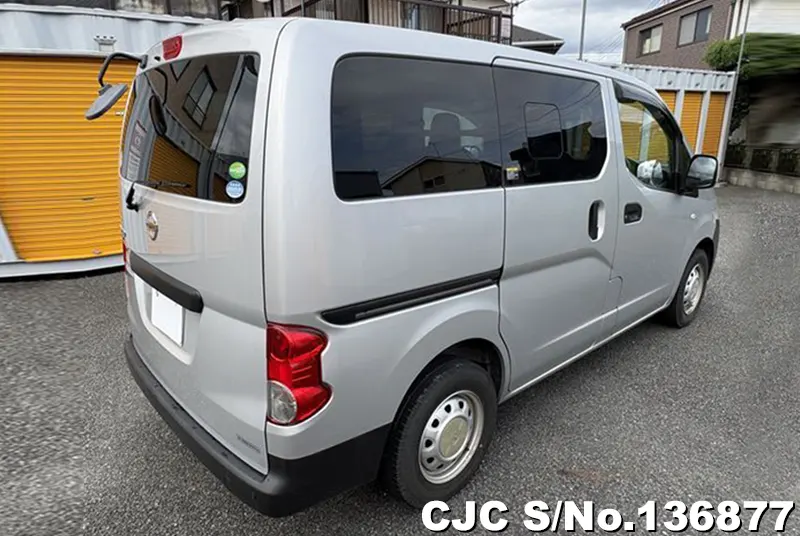 Nissan NV200 in Silver for Sale Image 2