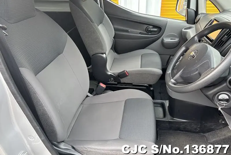 Nissan NV200 in Silver for Sale Image 11