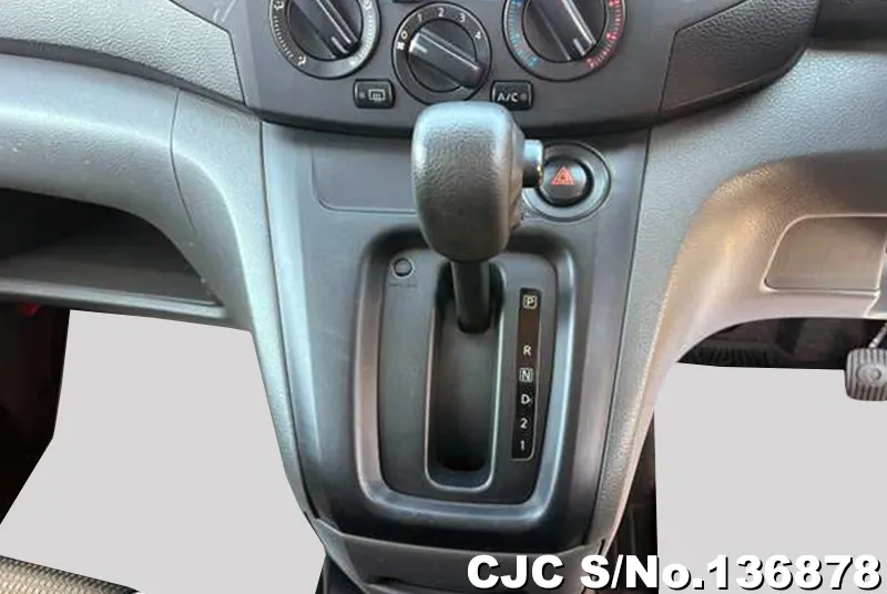 Nissan NV200 in Silver for Sale Image 13