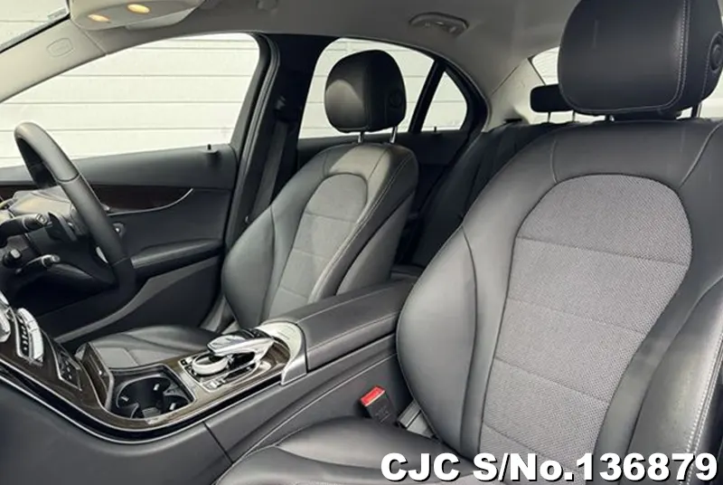 Mercedes Benz C Class in Silver for Sale Image 6