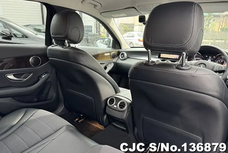 Mercedes Benz C Class in Silver for Sale Image 7