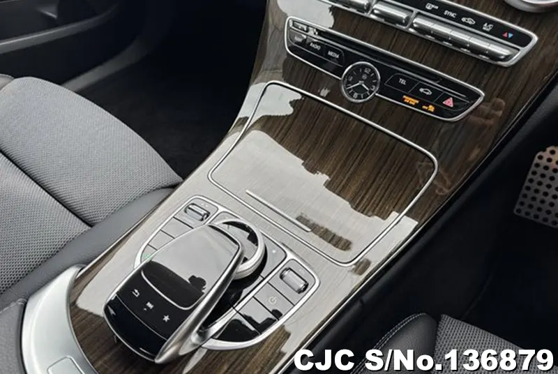 Mercedes Benz C Class in Silver for Sale Image 15