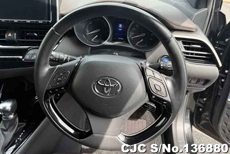 Toyota C-HR in Black for Sale Image 9