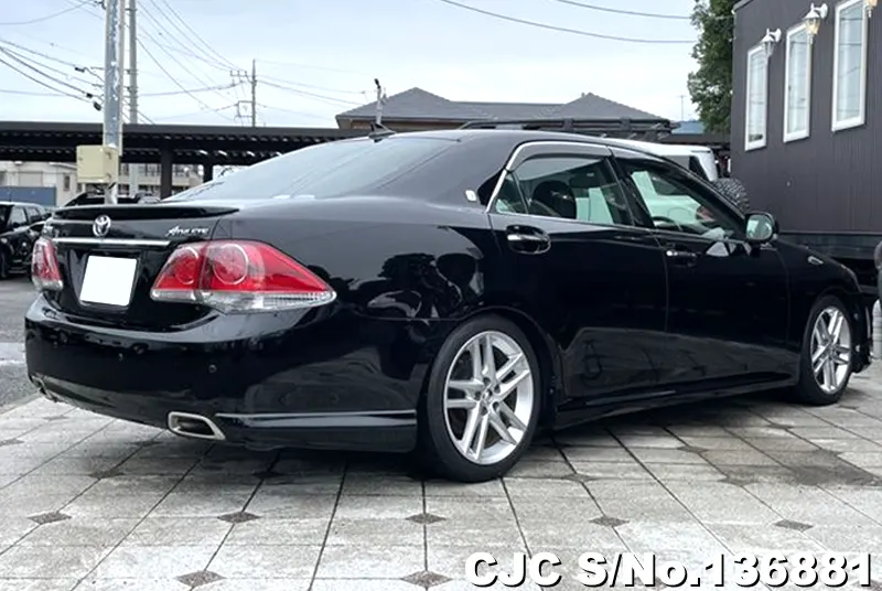 Toyota Crown in Black for Sale Image 2