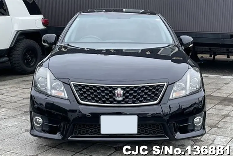 Toyota Crown in Black for Sale Image 4