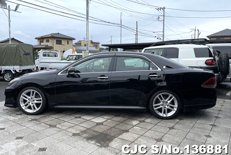 Toyota Crown in Black for Sale Image 7