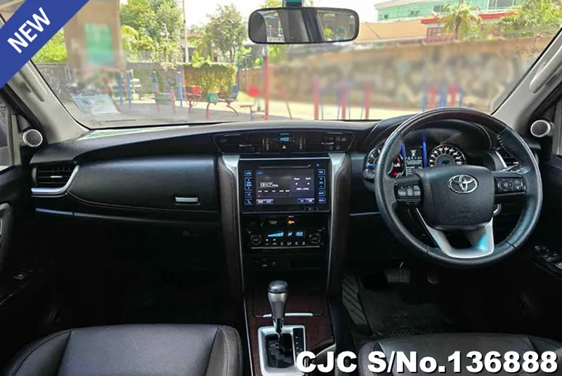 Toyota Fortuner in Black for Sale Image 7