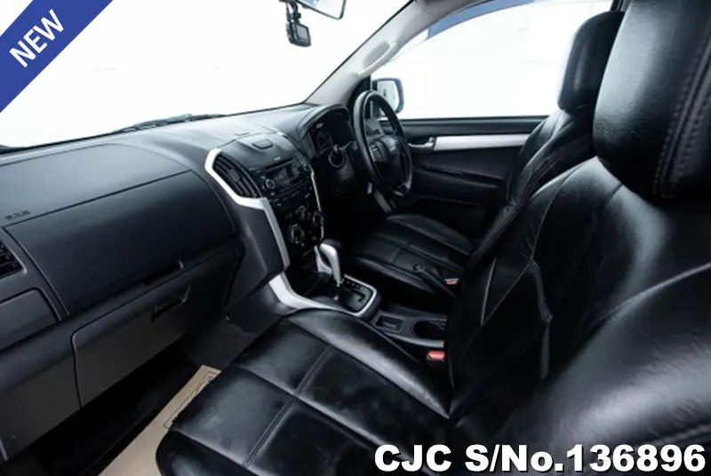 Isuzu D-Max in Gray for Sale Image 8