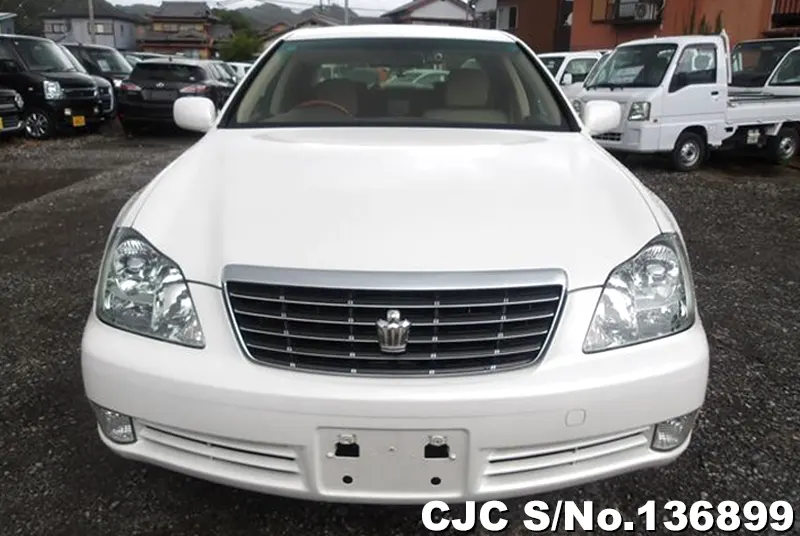 Toyota Crown in White for Sale Image 3