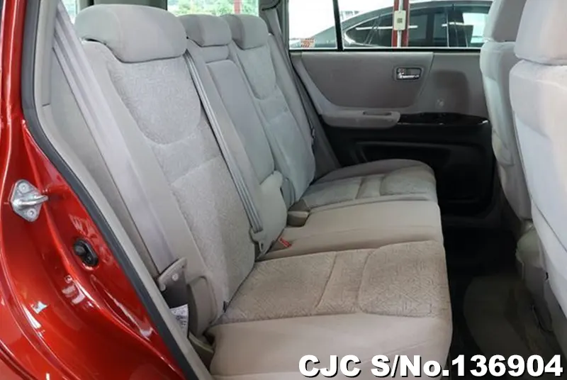 Toyota Kluger in Red for Sale Image 13