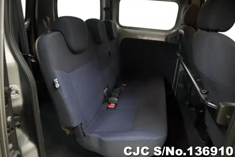 Nissan NV200 in Silver for Sale Image 8