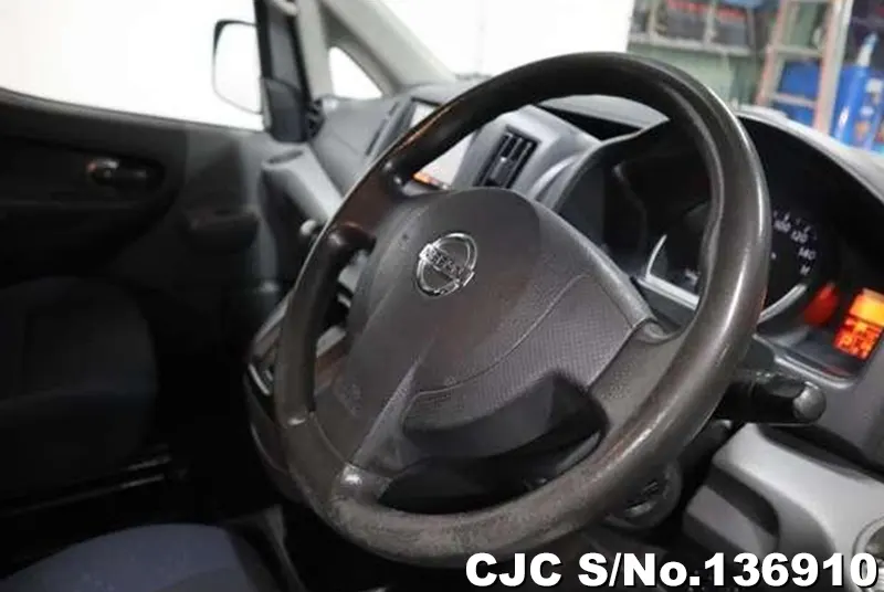 Nissan NV200 in Silver for Sale Image 9
