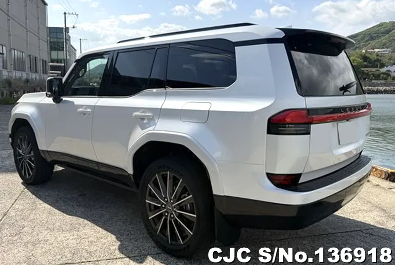 Lexus GX 550 in Pearl for Sale Image 1