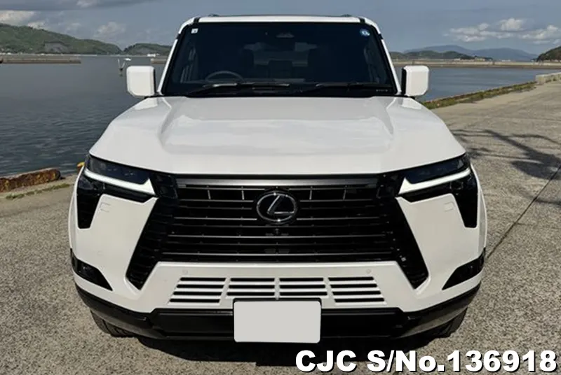 Lexus GX 550 in Pearl for Sale Image 4