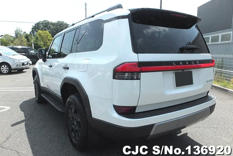 Lexus GX 550 in Pearl for Sale Image 1