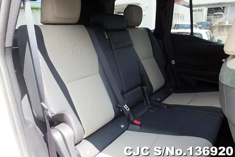 Lexus GX 550 in Pearl for Sale Image 12