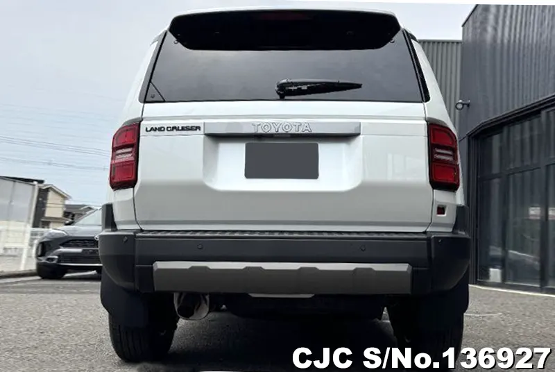 Toyota Land Cruiser 250 in Pearl for Sale Image 3
