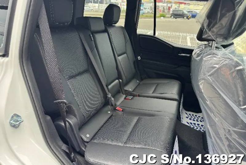 Toyota Land Cruiser 250 in Pearl for Sale Image 7
