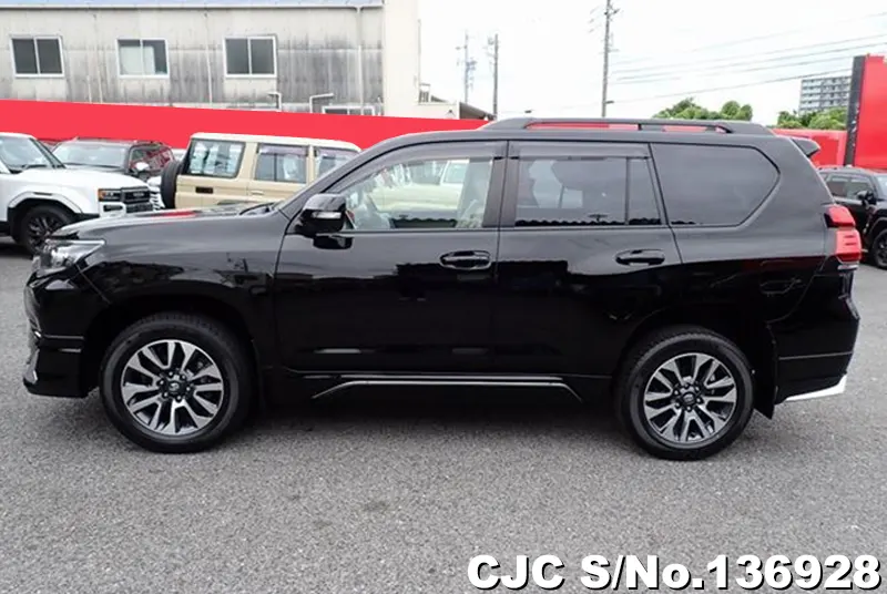 Toyota Land Cruiser Prado in Black for Sale Image 7