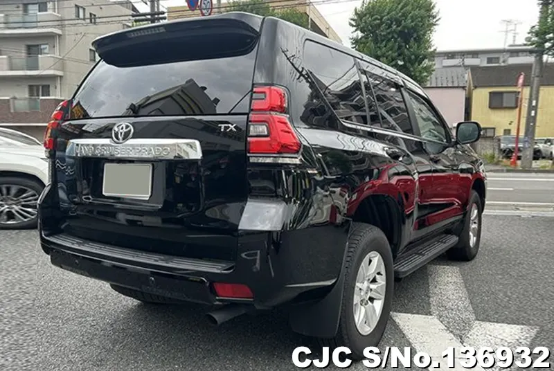 Toyota Land Cruiser Prado in Black for Sale Image 2
