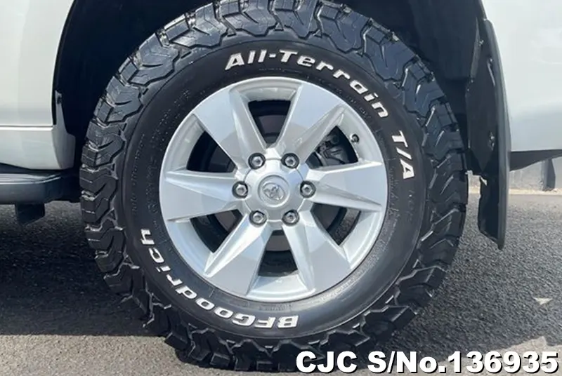 Toyota Land Cruiser Prado in Pearl for Sale Image 9