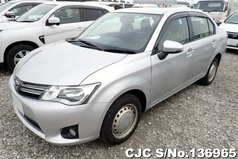 Toyota / Corolla Axio 2015