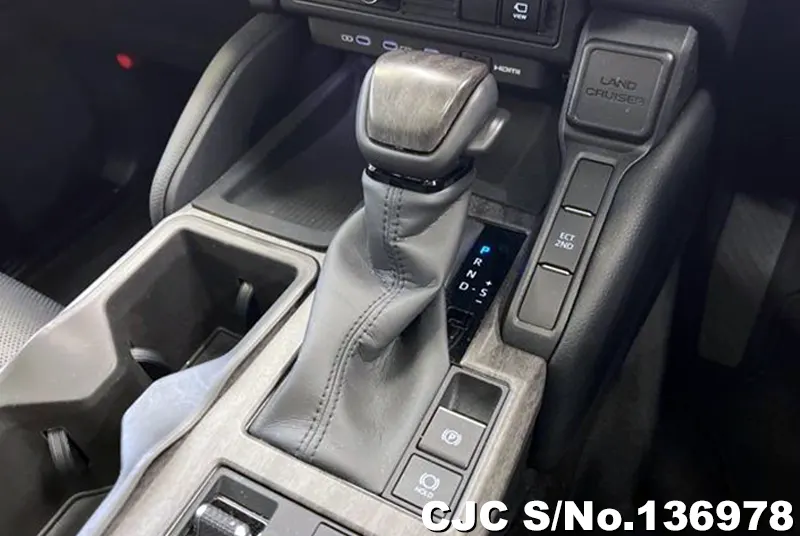 Toyota Land Cruiser 250 in Gray for Sale Image 6