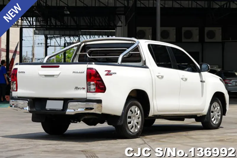 Toyota Hilux in White for Sale Image 2
