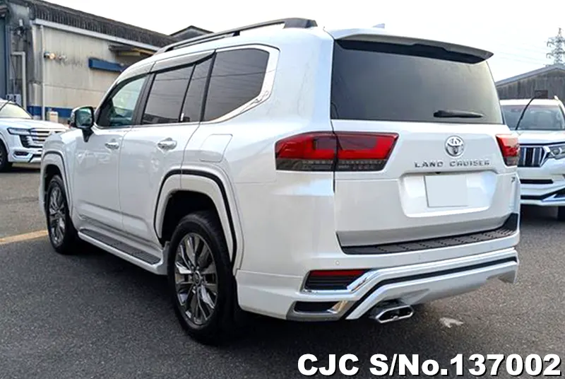Toyota Land Cruiser in Pearl for Sale Image 1