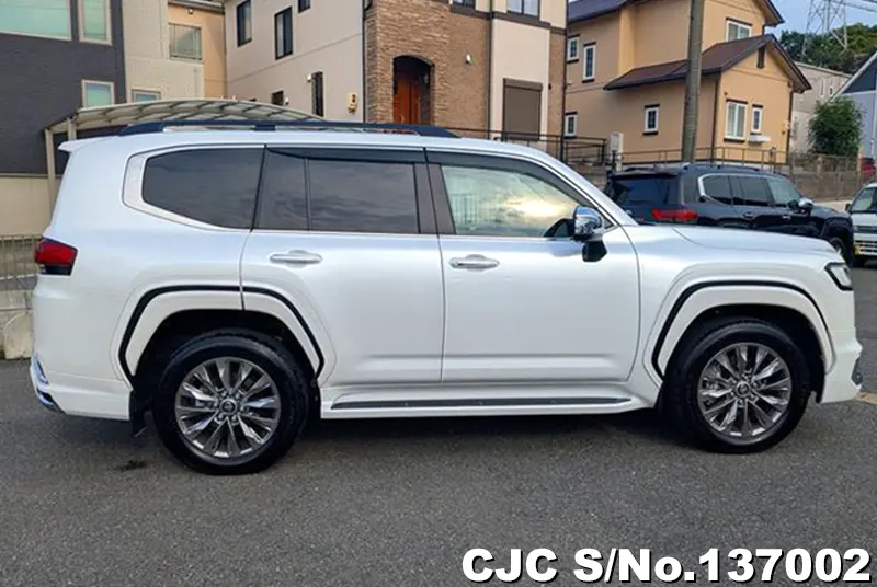 Toyota Land Cruiser in Pearl for Sale Image 4