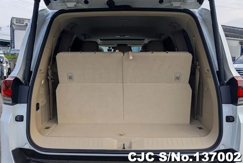 Toyota Land Cruiser in Pearl for Sale Image 6