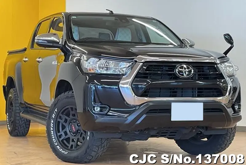 Toyota / Hilux 2023