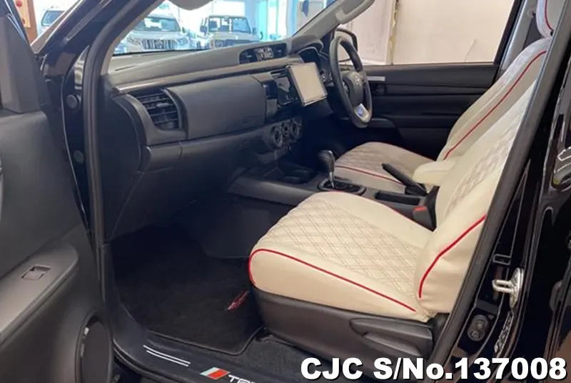 Toyota Hilux in Black for Sale Image 4