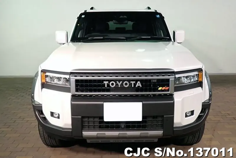 Toyota Land Cruiser 250 in Pearl for Sale Image 3