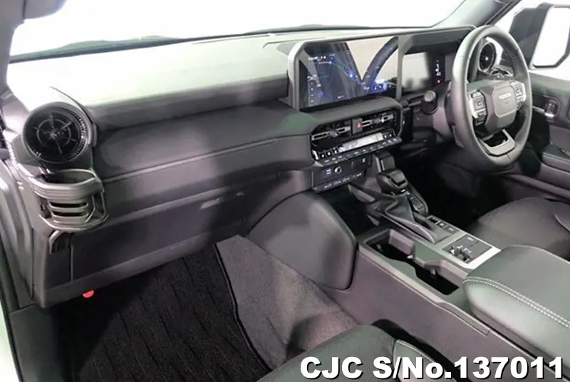 Toyota Land Cruiser 250 in Pearl for Sale Image 8