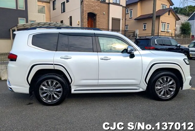 Toyota Land Cruiser in Pearl for Sale Image 4