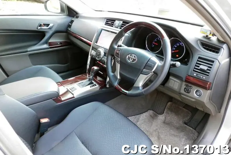 Toyota Mark X in Silver for Sale Image 10