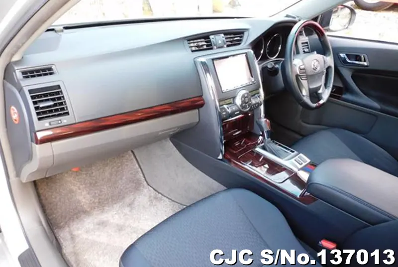 Toyota Mark X in Silver for Sale Image 11