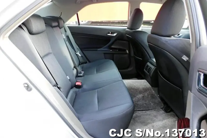 Toyota Mark X in Silver for Sale Image 14