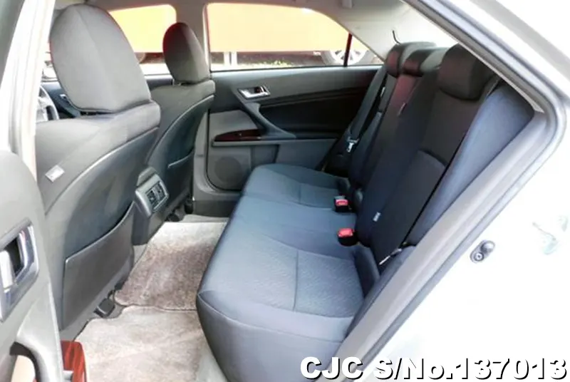 Toyota Mark X in Silver for Sale Image 15