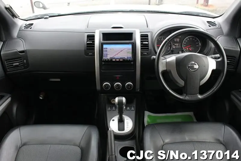 Nissan X-Trail in White for Sale Image 5