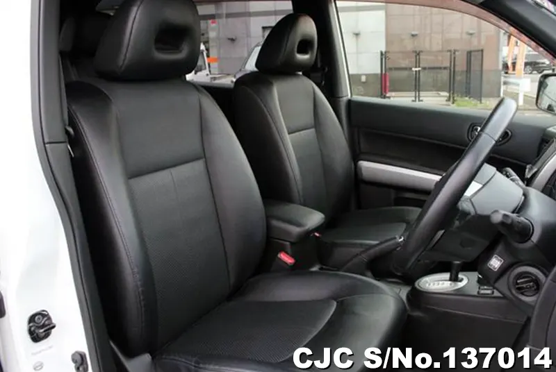 Nissan X-Trail in White for Sale Image 8