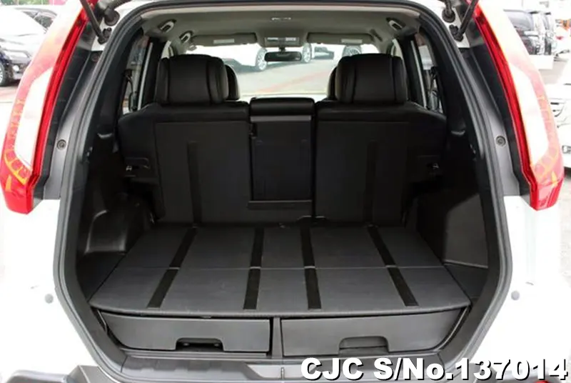 Nissan X-Trail in White for Sale Image 12