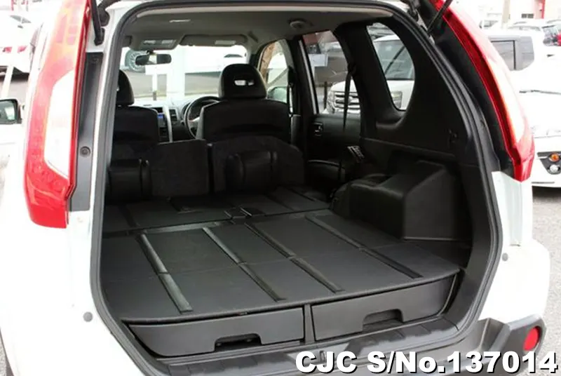 Nissan X-Trail in White for Sale Image 13