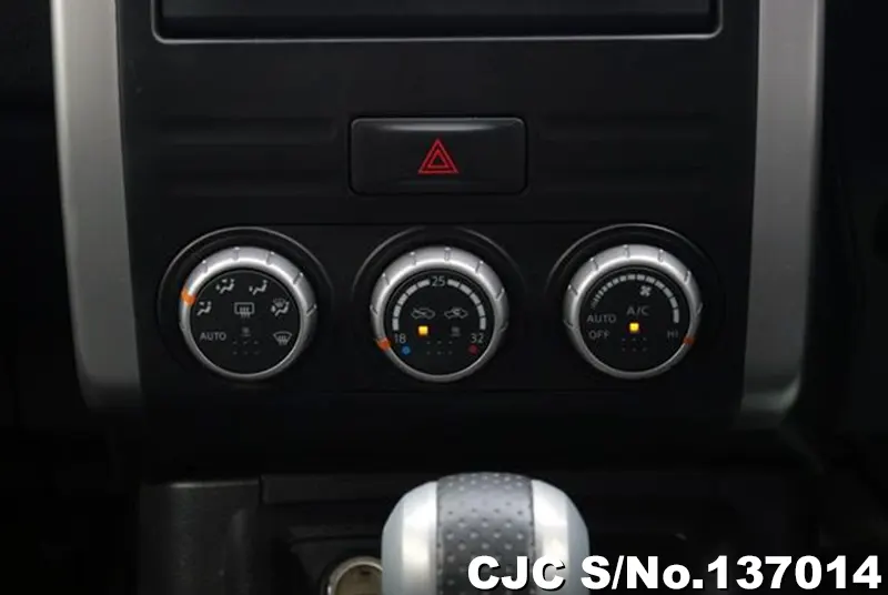 Nissan X-Trail in White for Sale Image 18