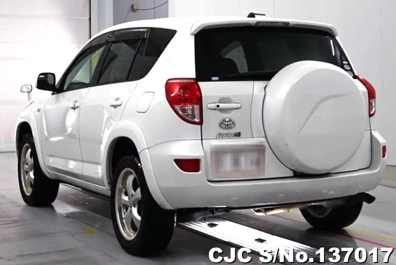 Toyota Rav4 in White for Sale Image 1