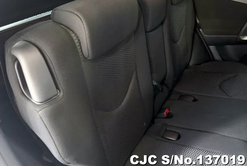 Toyota Rav4 in White for Sale Image 8